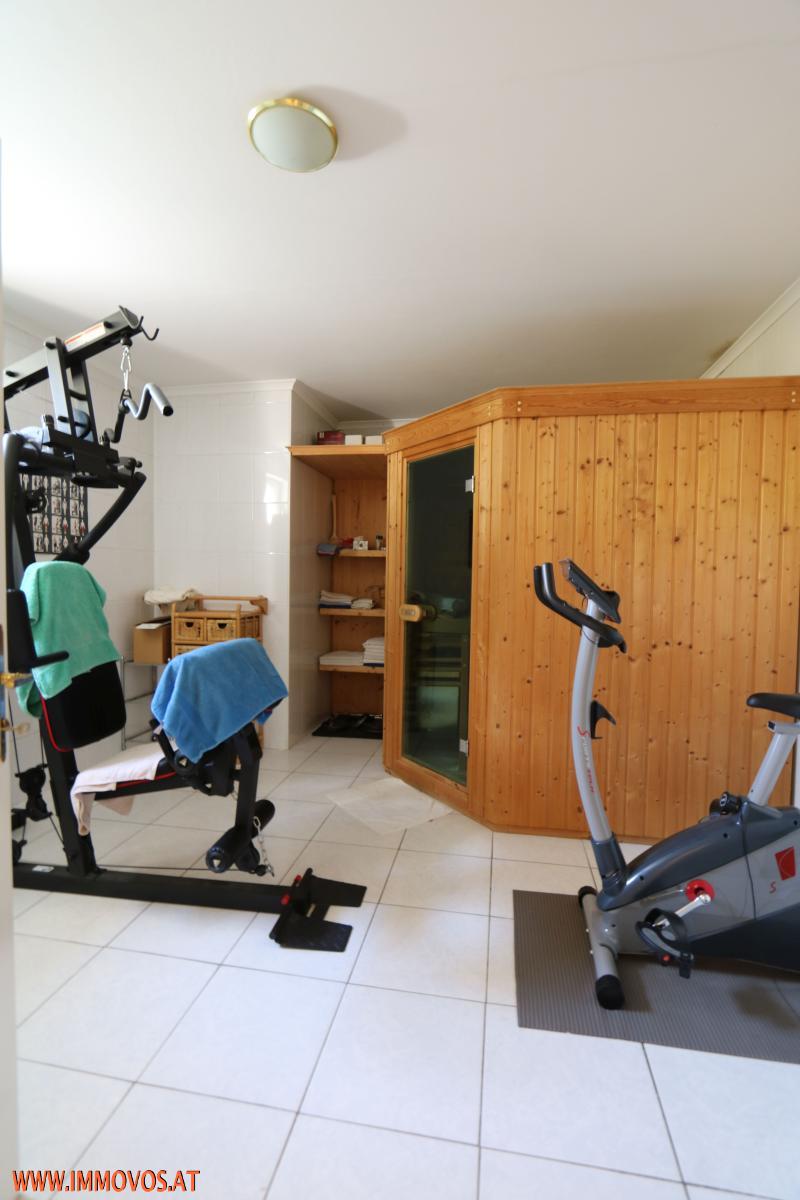 Sauna mit Fitnessbereich