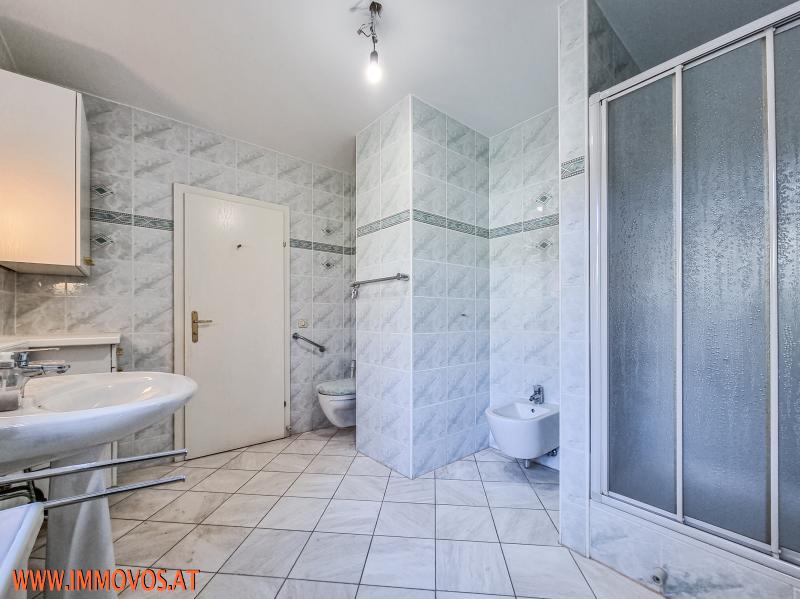 Badezimmer auf Ebene 1 - teilbar