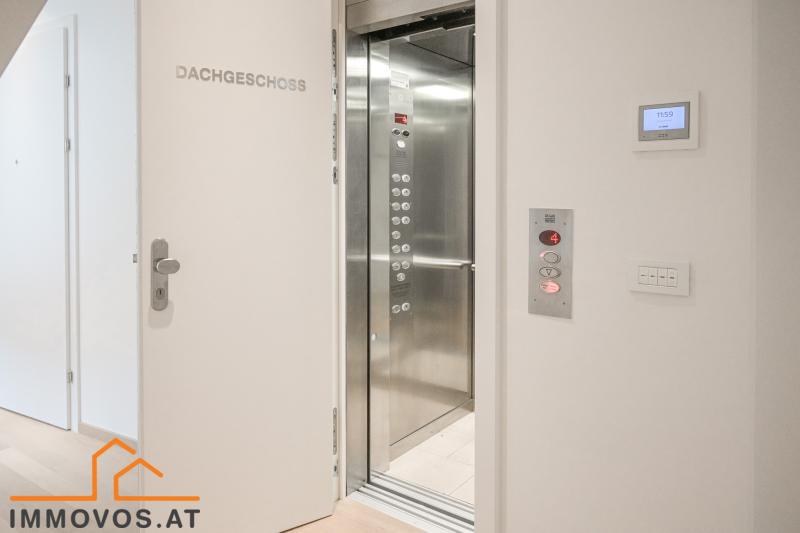 Zugang vom Lift mit Sicherheitstür