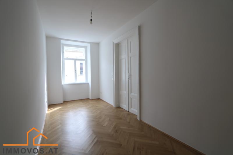 main bedroom with walk-in wardrobe