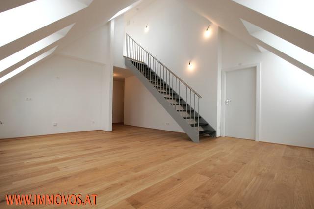 01 Wohnzimmer