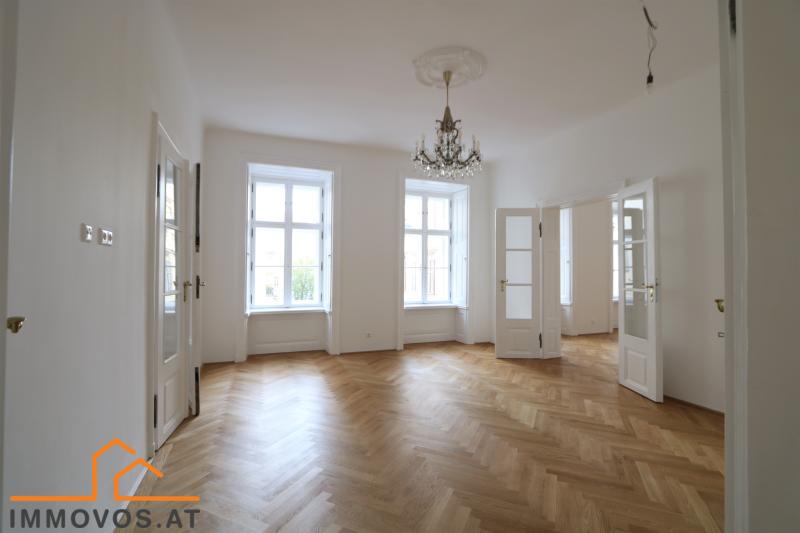 Blick in den zentralen Salon