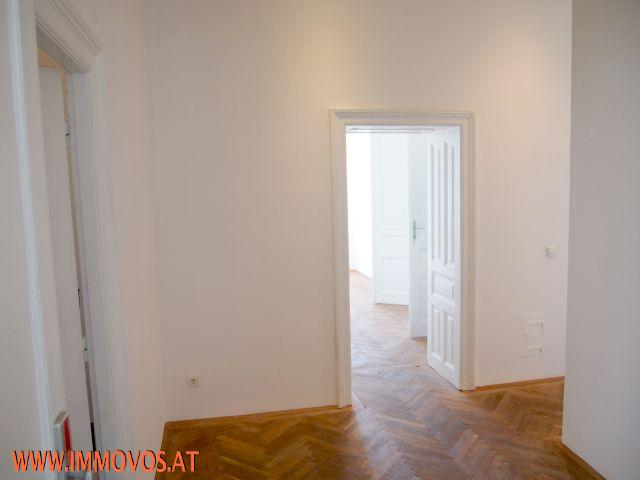 Sonnige, sch&#246;ne ECK-ALTBAUWOHNUNG im REINDORFER KIRCHENVIERTEL /  / 1150 Wien 15.,Rh-Fh / Bild 0