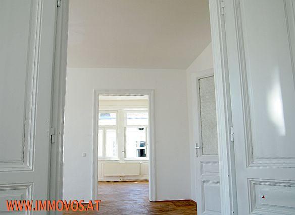Sonnige, sch&#246;ne ECK-ALTBAUWOHNUNG im REINDORFER KIRCHENVIERTEL /  / 1150 Wien 15.,Rh-Fh / Bild 2