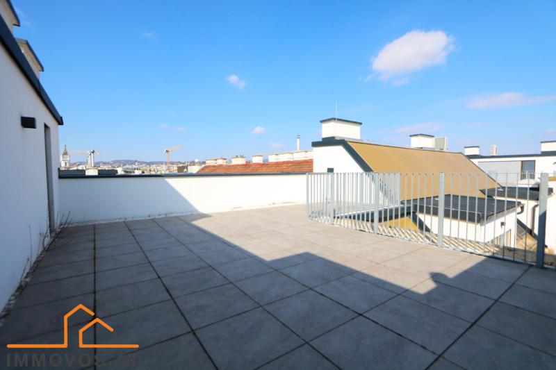 RESERVIERT: Fantastische 51 m2 Dachterrasse mit Ausblick beim Kutschkermarkt: 3 Zimmer + 117 m2 WFL + Balkon + Ruhelage