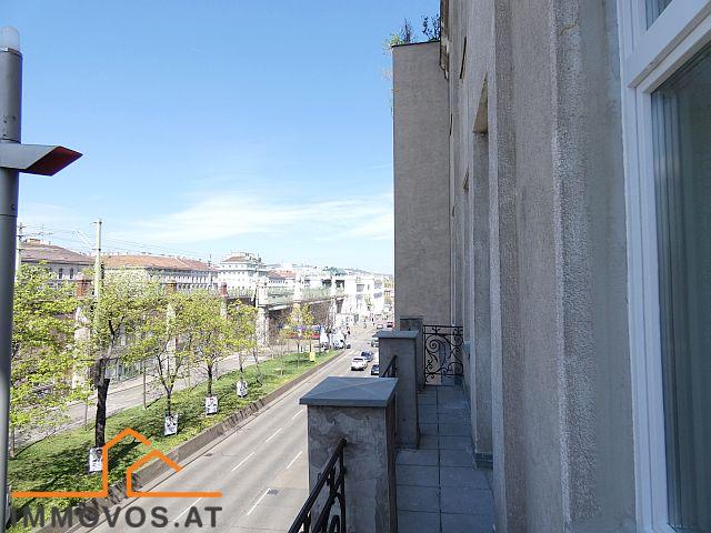 Aussicht 2 mit Balkon.jpg