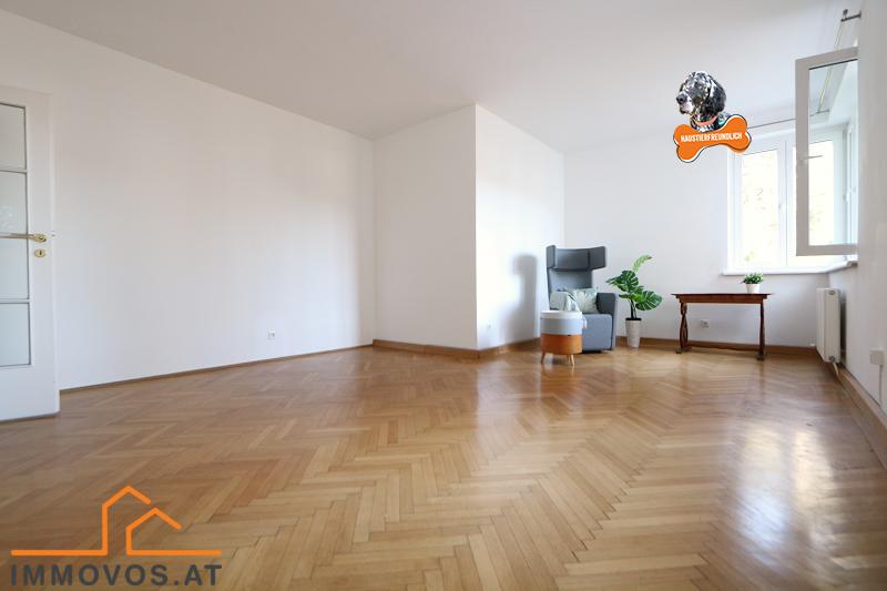 großer Wohnbereich mit lauschiger Ecke