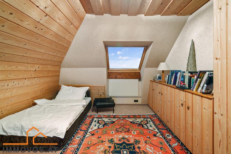 Zimmer 2 im Dachgeschoß