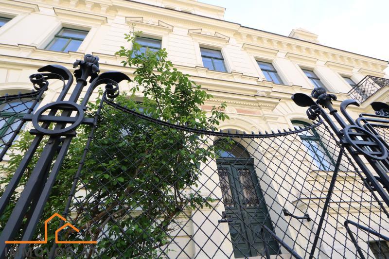 Zugang zur Liegenschaft über den Vorgarten