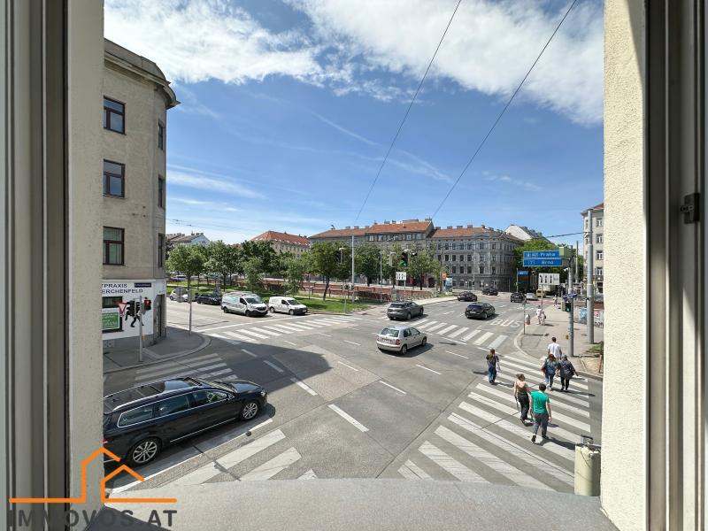 sanierungsbed&#252;rftige WOHNUNG - ALTBAU - sch&#246;nes HAUS /  / 1070 Wien 7.,Neubau / Bild 2