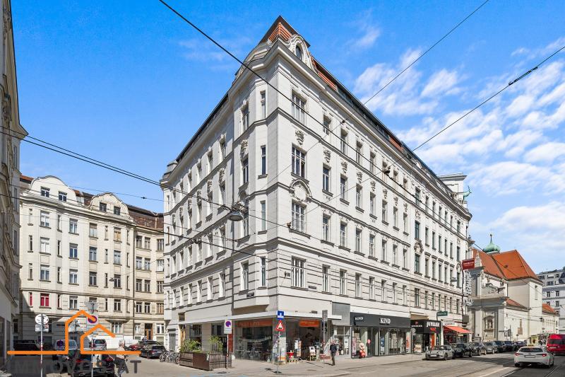MODERNISIERTE GROSSB&#220;RGERLICHE ALTBAUWOHNUNG IN ST&#196;DTISCHER BESTLAGE