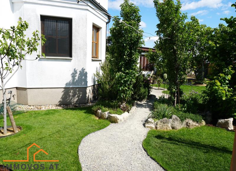**NEU**FR&#220;HLING IM EIGENEN GARTEN- WOHLF&#220;HLOASE MIT POOL, SAUNA UND GARAGE IN FRAUENKIRCHEN! /  / 7132 Frauenkirchen / Bild 0