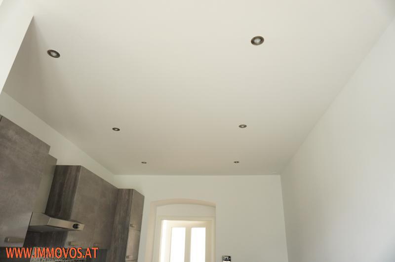 ceiling spots included