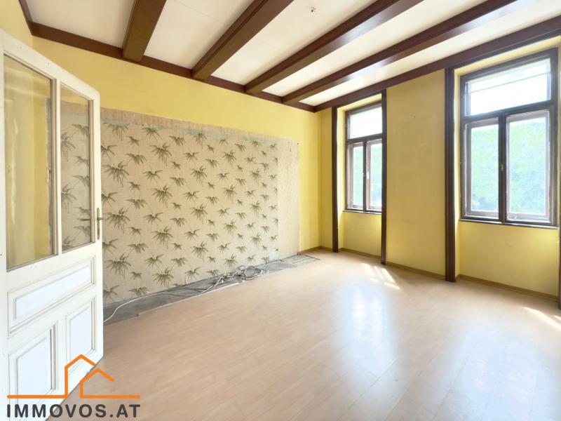sanierungsbed&#252;rftige 2-ZIMMER ALTBAUWOHNUNG