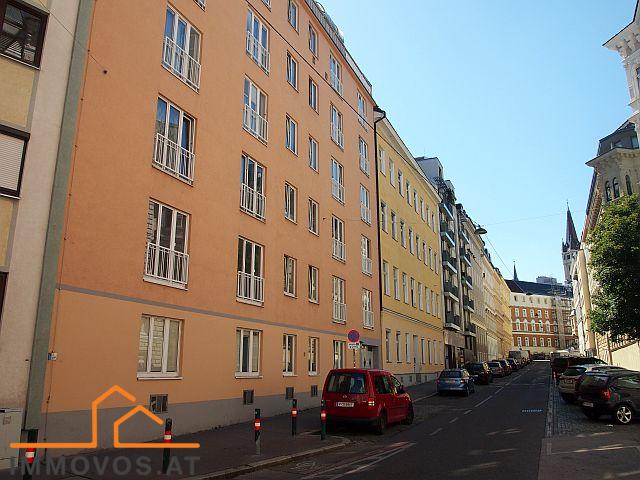 Wohnhaus und Umgebung.jpg