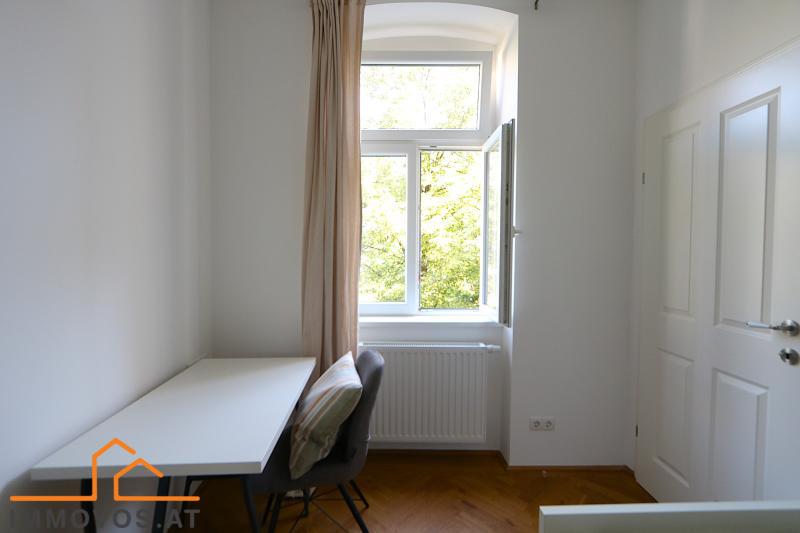 ein Arbeitsplatz mit Grünblick
