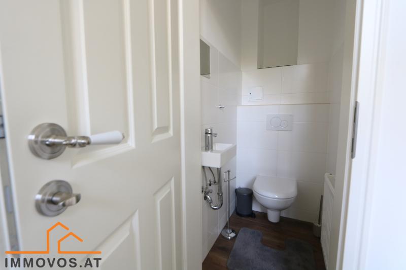WC mit Waschbecken