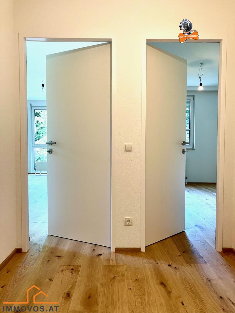 Blick vom Vorraum Richtung Schlaf und Wohnzimmer