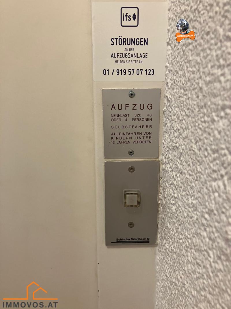 Aufzug gegenüber Wohnungseingang