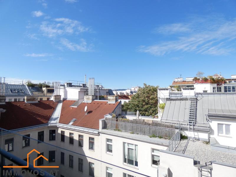 **DACHGESCHOSSMAISONETTE AUF GENERALSANIERTEM ALTHAUS. 2 BALKONE, SONNIG /  / 1050 Wien 5.,Margareten / Bild 1