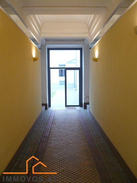 **DACHGESCHOSSMAISONETTE AUF GENERALSANIERTEM ALTHAUS. 2 BALKONE, SONNIG /  / 1050 Wien 5.,Margareten / Bild 2