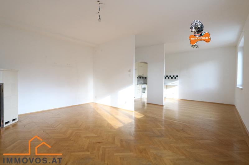 sonniger offener Wohnbereich