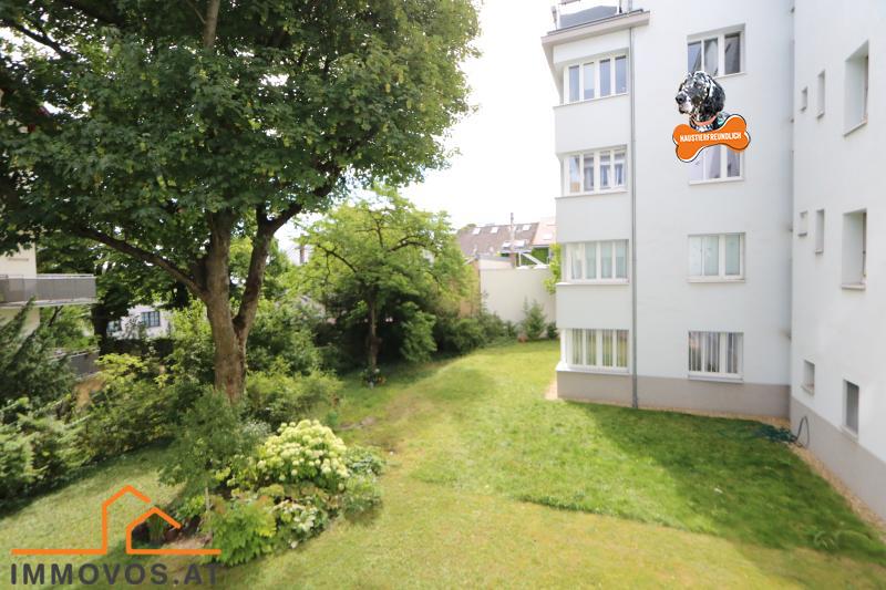 gepflegter Garten im Innenhof