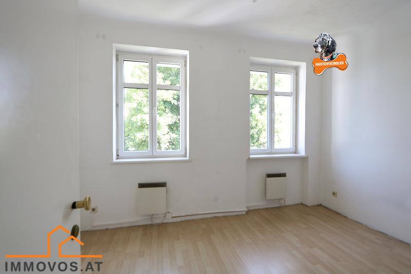 gartenseitiger Raum mit Balkon-Möglichkeit