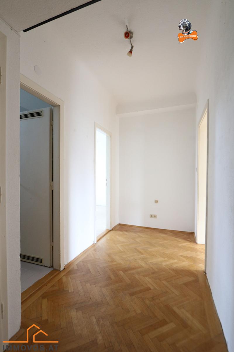 zentrale Begehbarkeit vom Vorraum aus