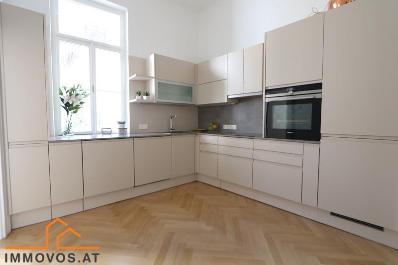 Einbau-Küche vom Tischler