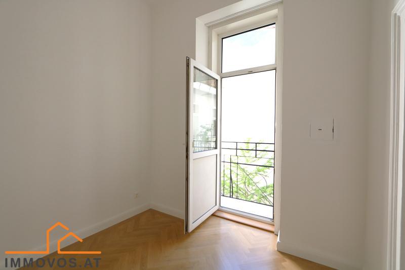 Balkon-Zugang vom Kabinett nächst Küche