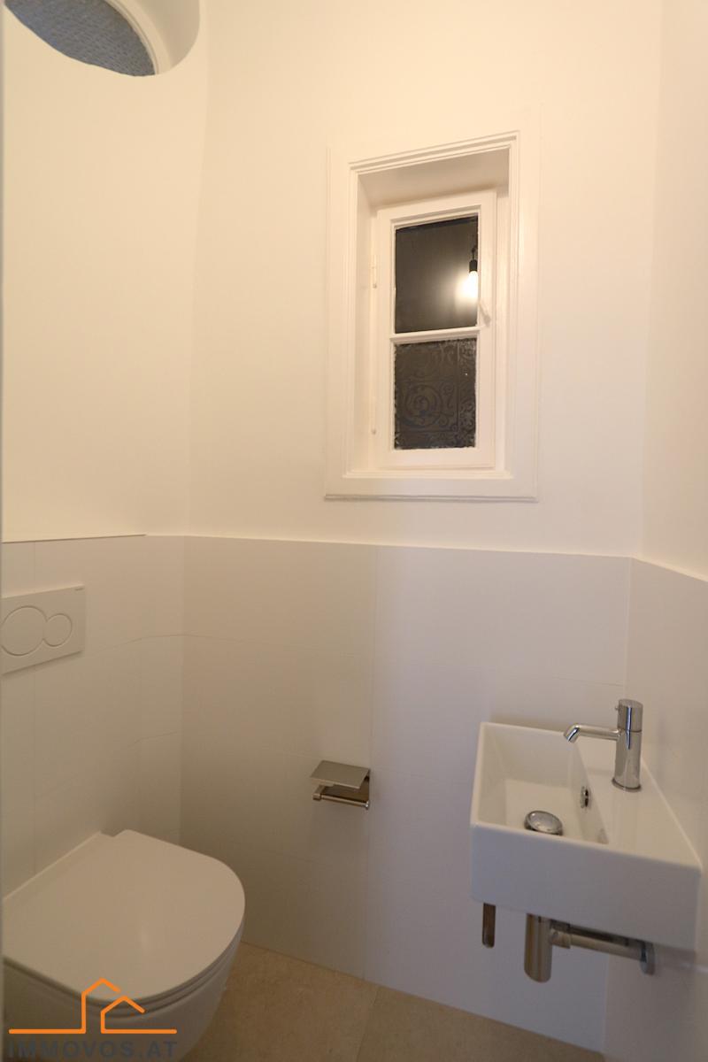 sep. WC mit Waschbecken