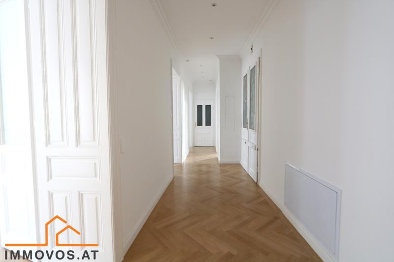 Vorraum in Richtung Bad/Küche