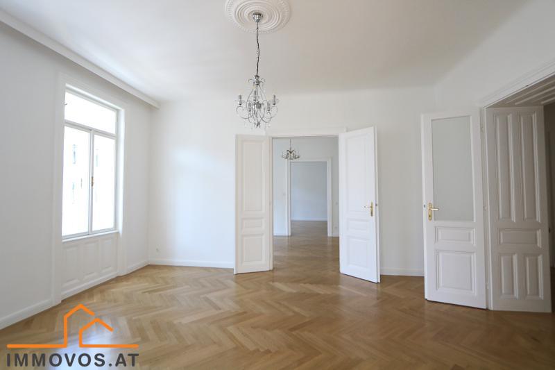 Zimmer 2 - altbautypische Zimmerflucht