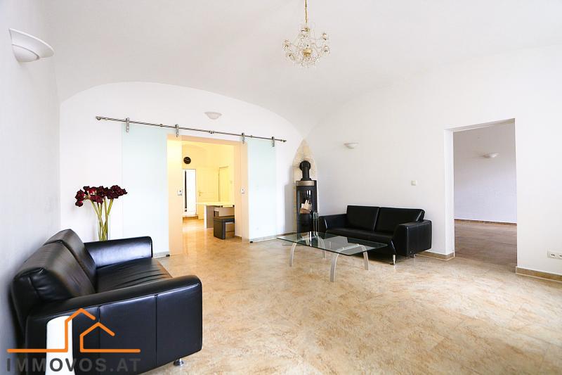 Raum 2 mit Blick zum Rathaus