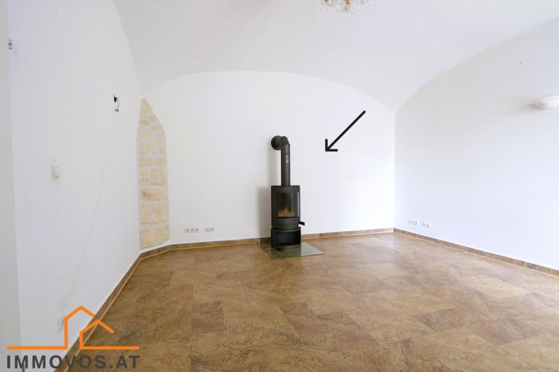 Raum 1 mit Durchgang in den dahinter liegenden Bereich möglich