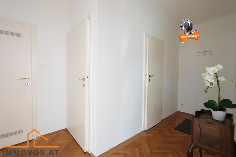 Vorraum mit Zugang zu allen Räumen