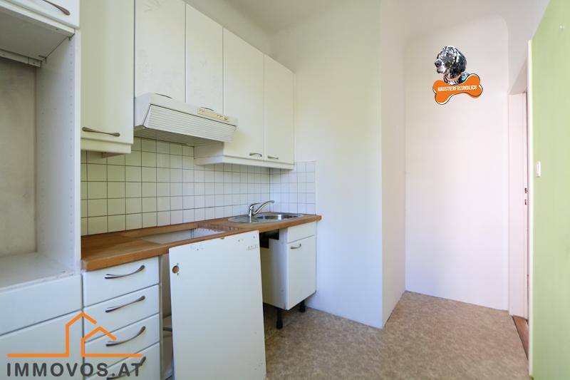 separate einfach gestaltete Einbauküche