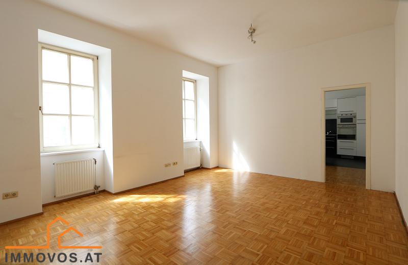 westseitiger Raum im Anschluss an die Küche