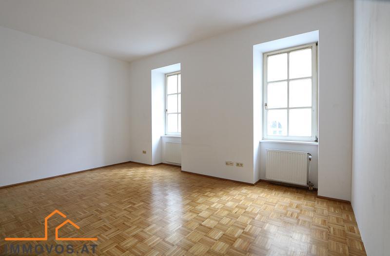 straßenseitiger Raum