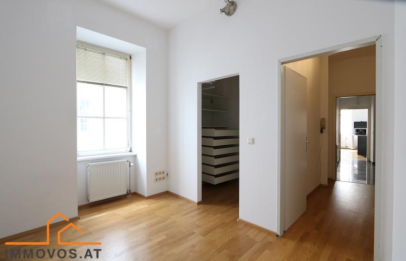 1. sep. Raum hofseitig mit Schrankraum