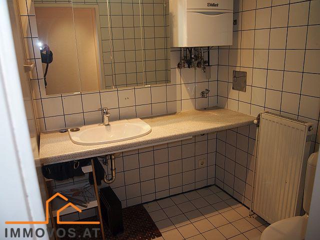 Badezimmer Ansicht mit WC.jpg