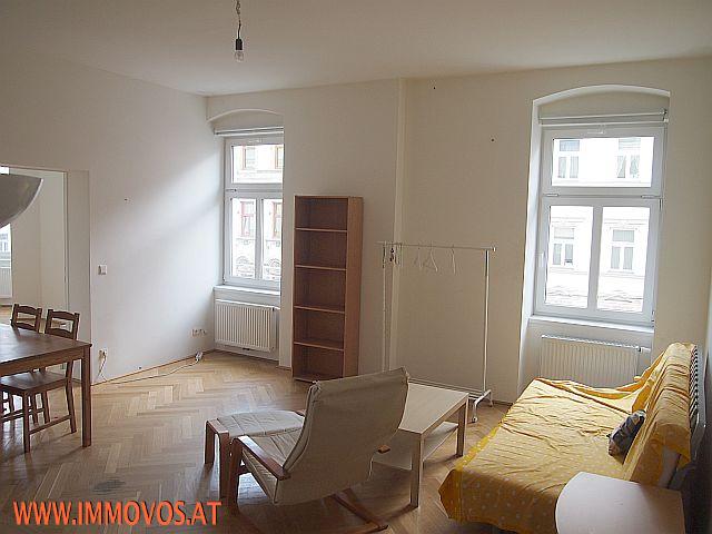 Wohnzimmer_Ansicht 1.jpg