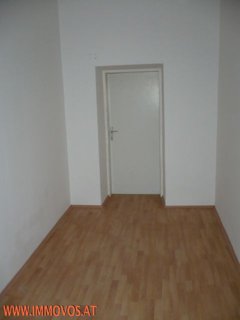 C. Kabinett mit Tür zu gassenseitigem Zimmer