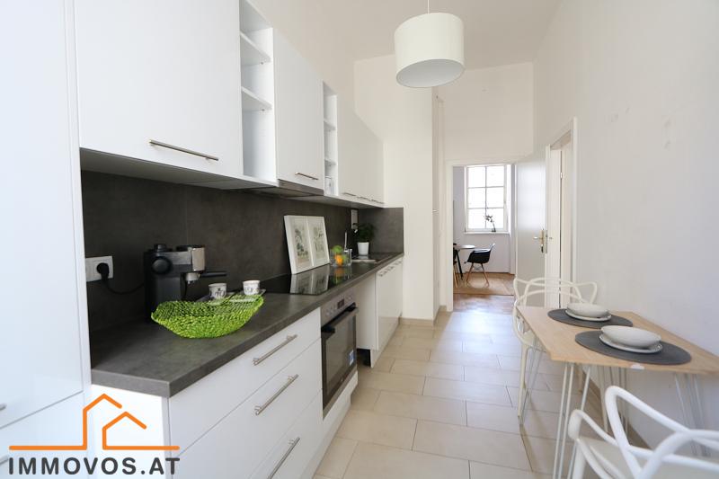 Küche mit Sitzplatz