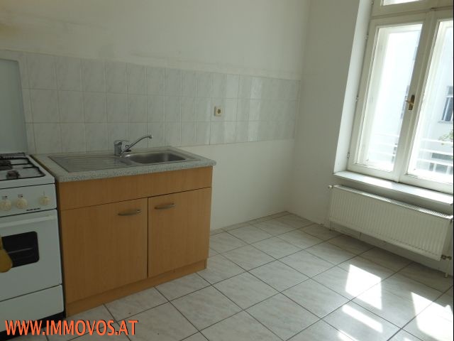 D. Küchenraum mit Essplatz