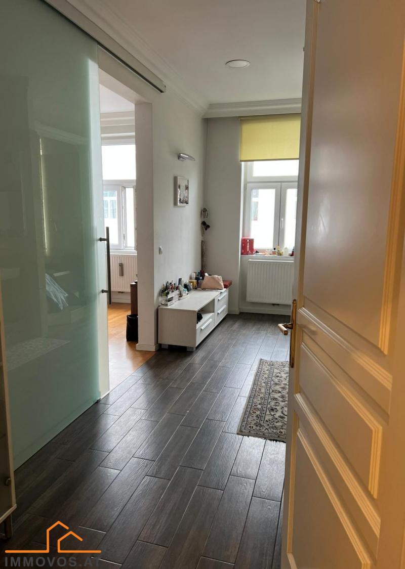 Ruhige Seitengasse - Zentrale City-Lage - Großzügige Altbauwohnung 