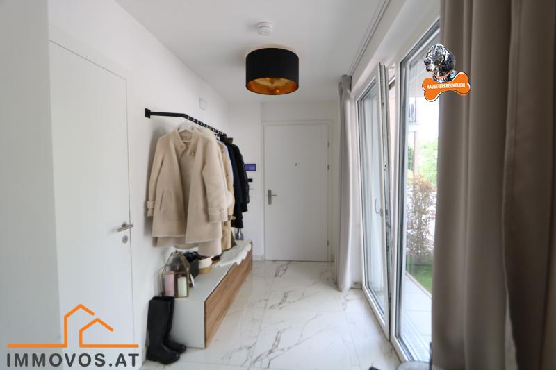 Eingangsbereich mit Garderoben-Nische