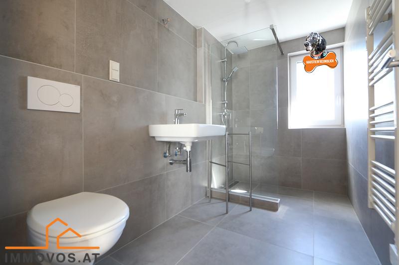 Ein feines Bad mit Dusche / WC :