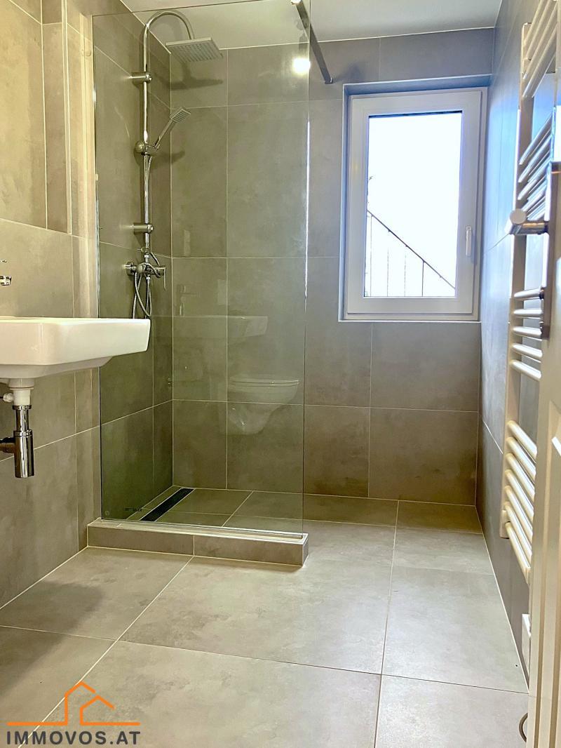 Bad mit Dusche u. WC auf Ebene 2